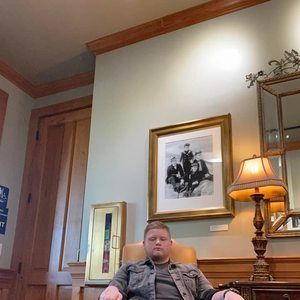 Meet your Posher, Dennis